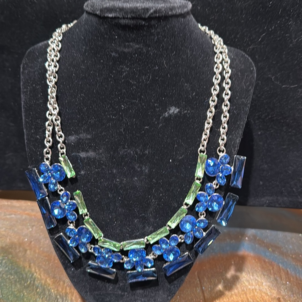 Isaac Mizrahi Live Statement Necklace. New in box.
